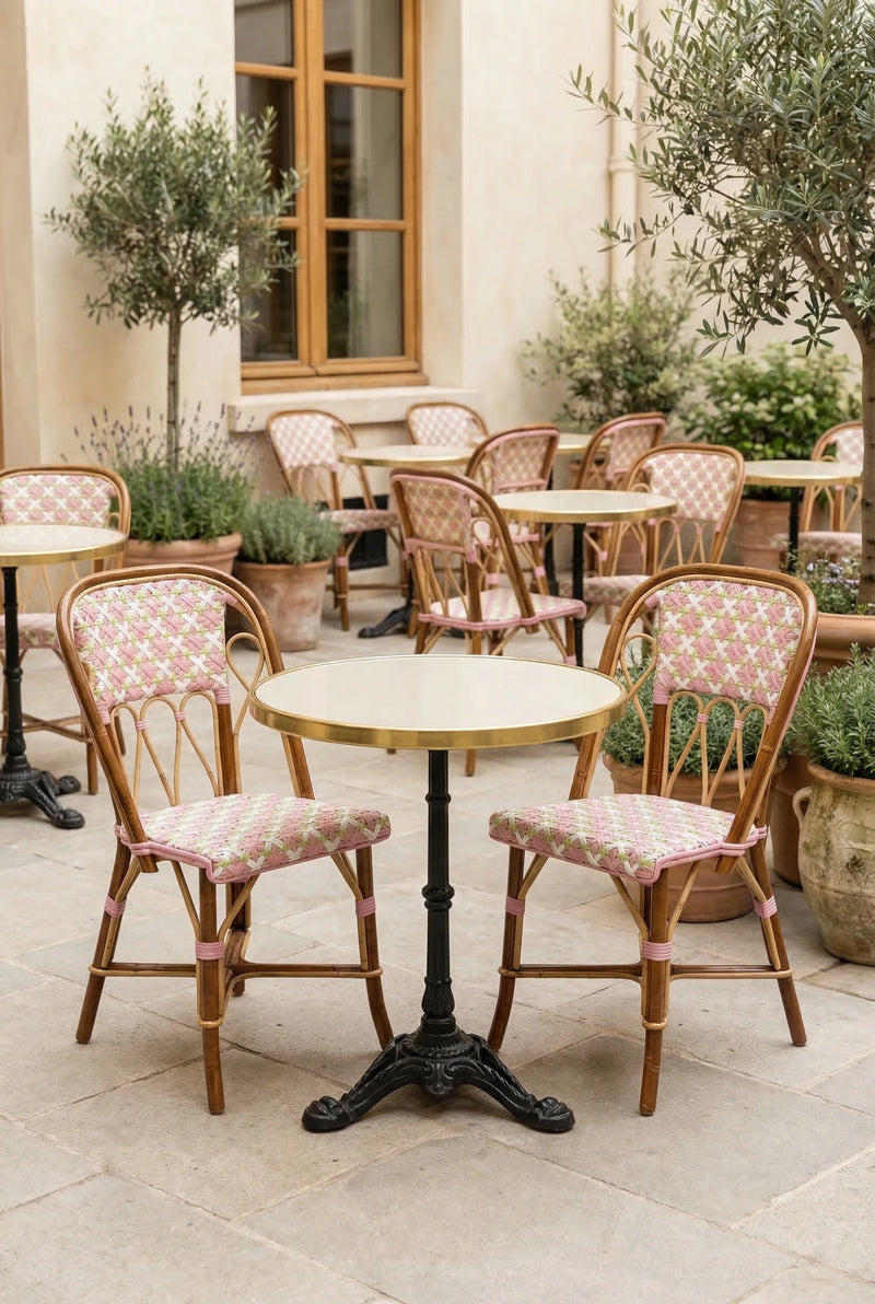 Chaise Martingale Rose Dragée — Chaise en rotin pour salon de thé et espace brunch