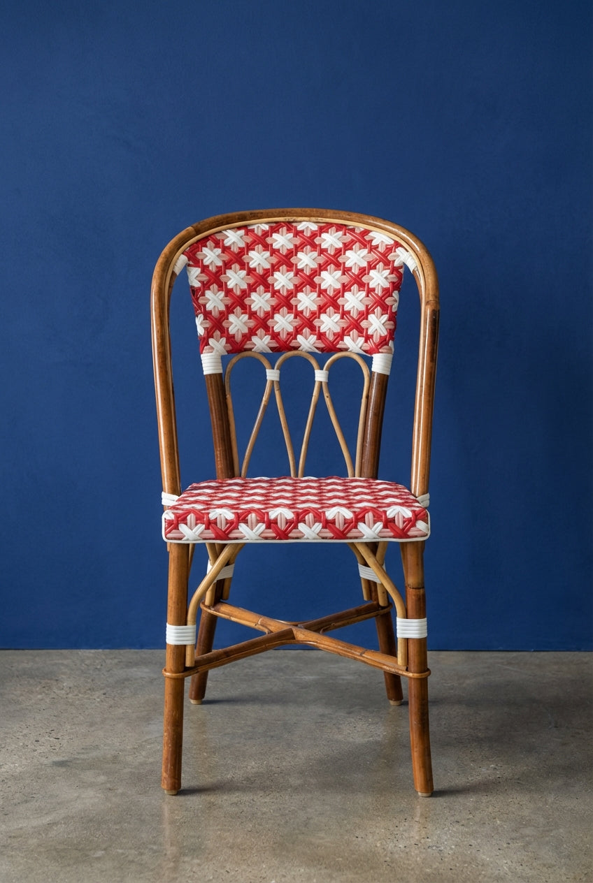 Chaise Martingale Rouge Grenat – chaise en rotin de terrasse pour bistrot parisien | Martingale Paris