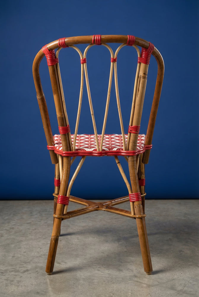 Chaise Martingale Rouge Cerise – chaise en rotin de terrasse pour restaurant et terrasse | Martingale Paris