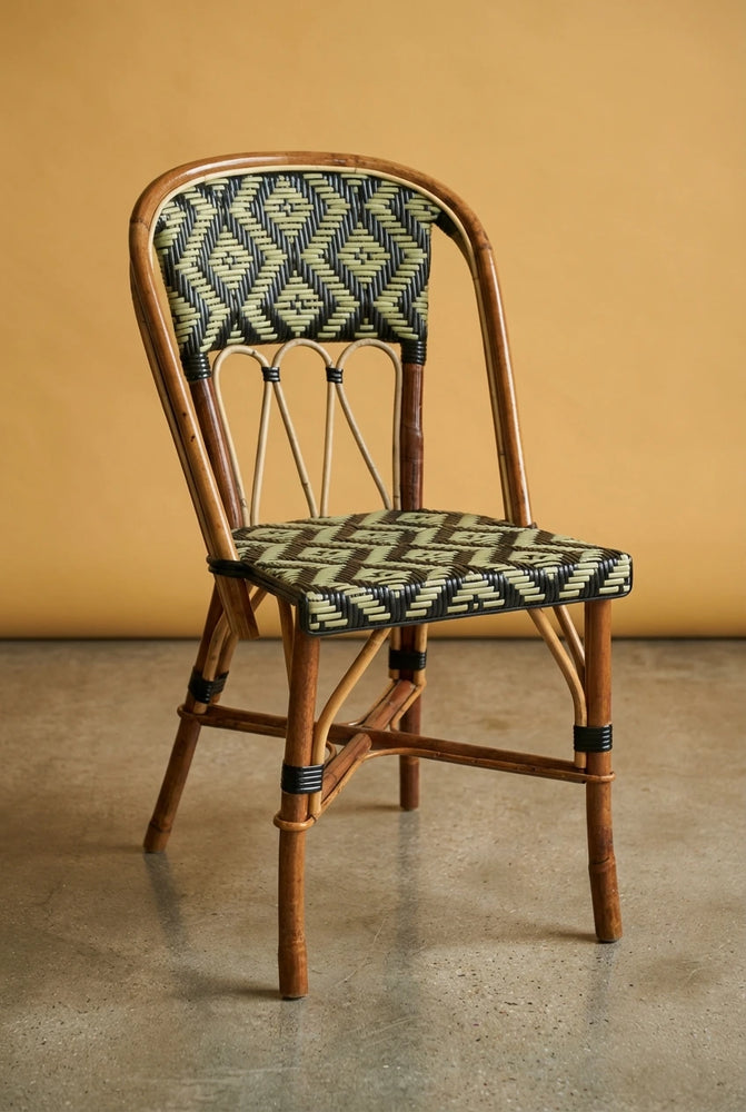 Chaise Martingale Kaki Botanique – chaise en rotin de terrasse pour café et brasserie | Martingale Paris