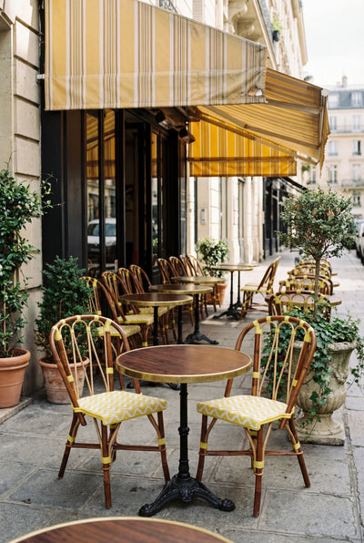 Chaise Martingale Rouge Grenat — Chaise en rotin pour bistrot raffiné et cave à vin – Martingale 1